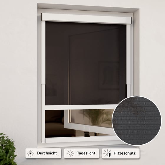 Weißes Außenrollo, mit Clips in einen Fensterrahmen geklemmt.